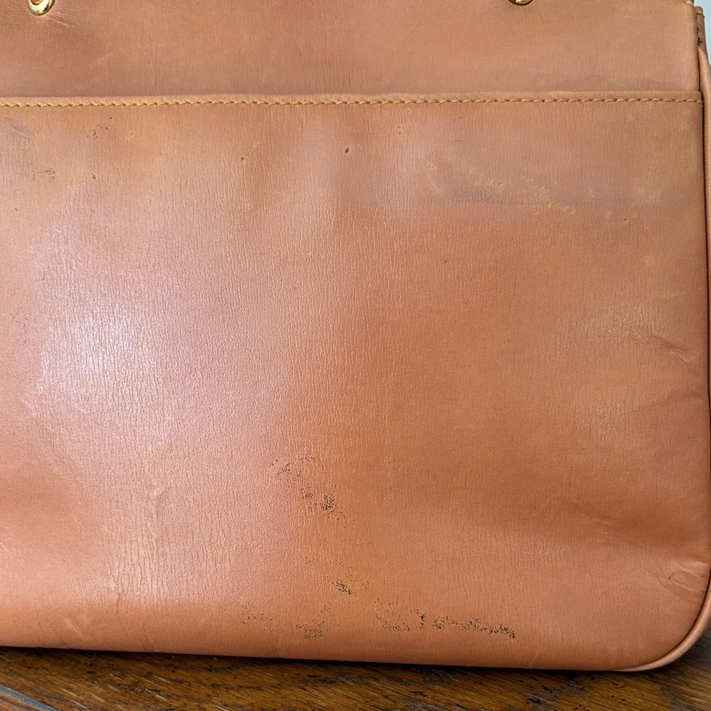 Givenchy Vintage Tan Leather Handbag with gold hardware - Picture 5 of 16